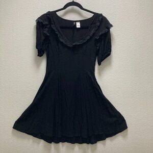 Divided H&M black mini dress with flare skirt lace size XS zipper on the side
